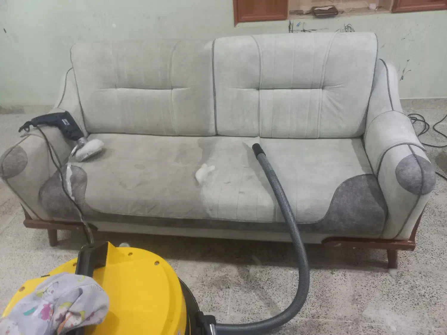 نیازمند یک دانشجوی جویای کار مبل شویی|استخدام سرایداری و نظافت|شهرکرد, |دیوار