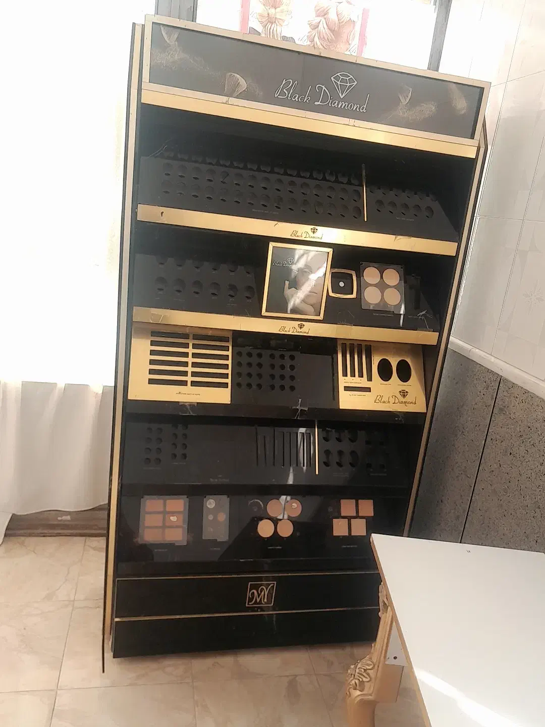 کمد کمک ارایشگر|آرایشگاه و سالنهای زیبایی|اهر, |دیوار