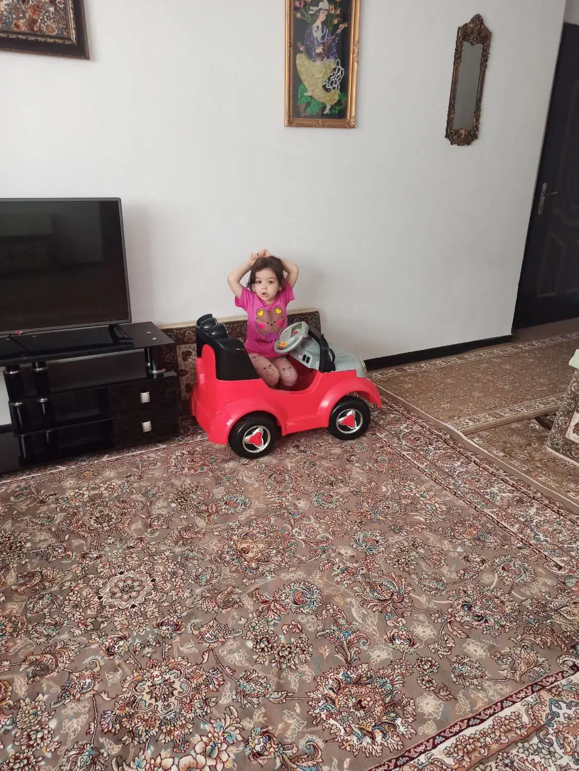 یک عدد موتور شارژی دو موتور سالم|اسباب‌بازی بچه|قم, نخودی|دیوار