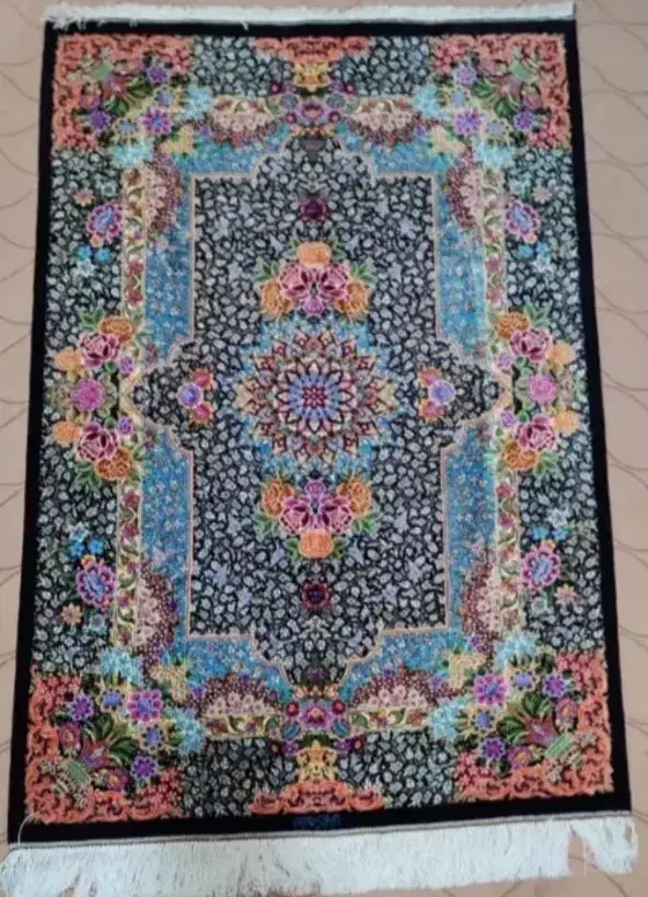 فرش دستباف ابریشم|فرش|قم, ولیعصر|دیوار