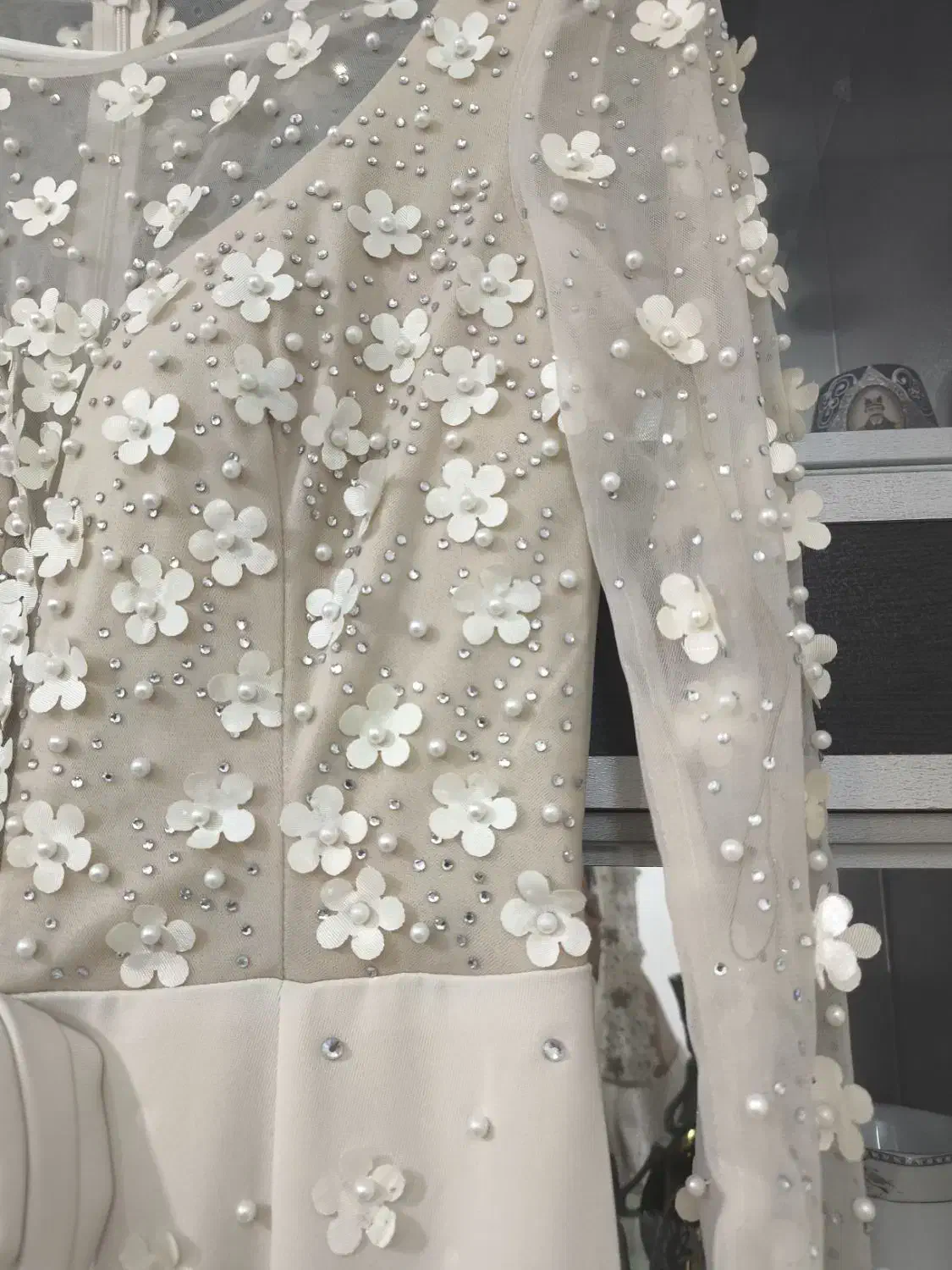 لباس مجلسی|لباس|اصفهان, ولدان|دیوار