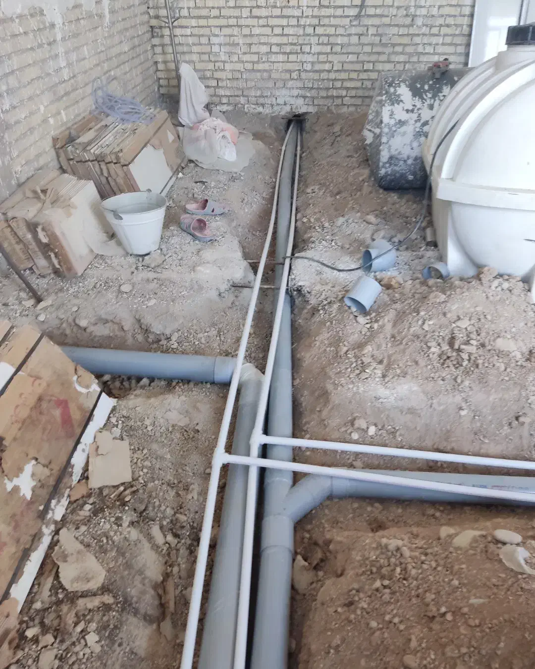 لوله کشی ساختمان|خدمات پیشه و مهارت|لیکک, |دیوار