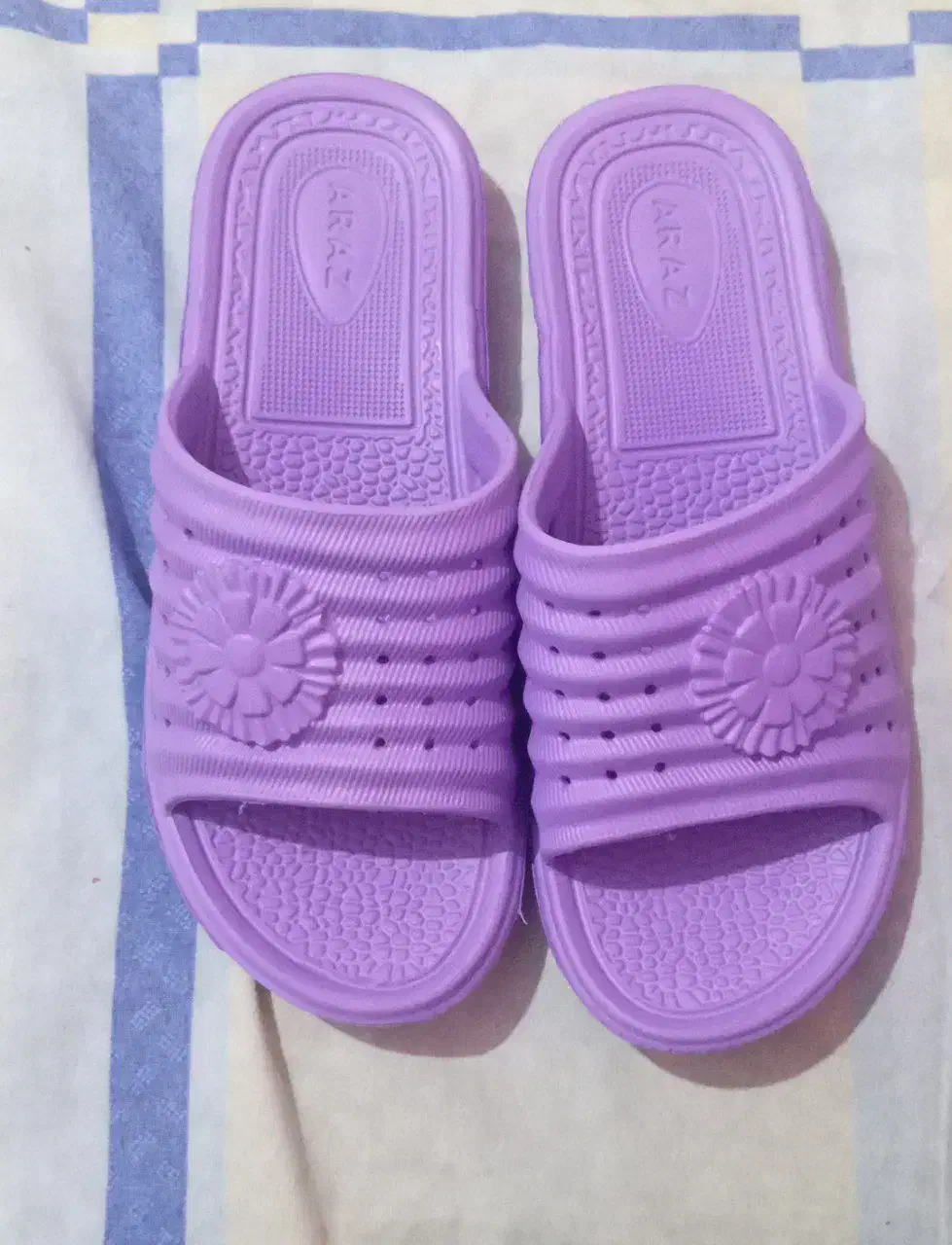 دمپایی وصندل بچگانه،دختروپسرانه.وتعدادی زنانه|کیف، کفش، کمربند|اصفهان, شهرک مهدیه|دیوار