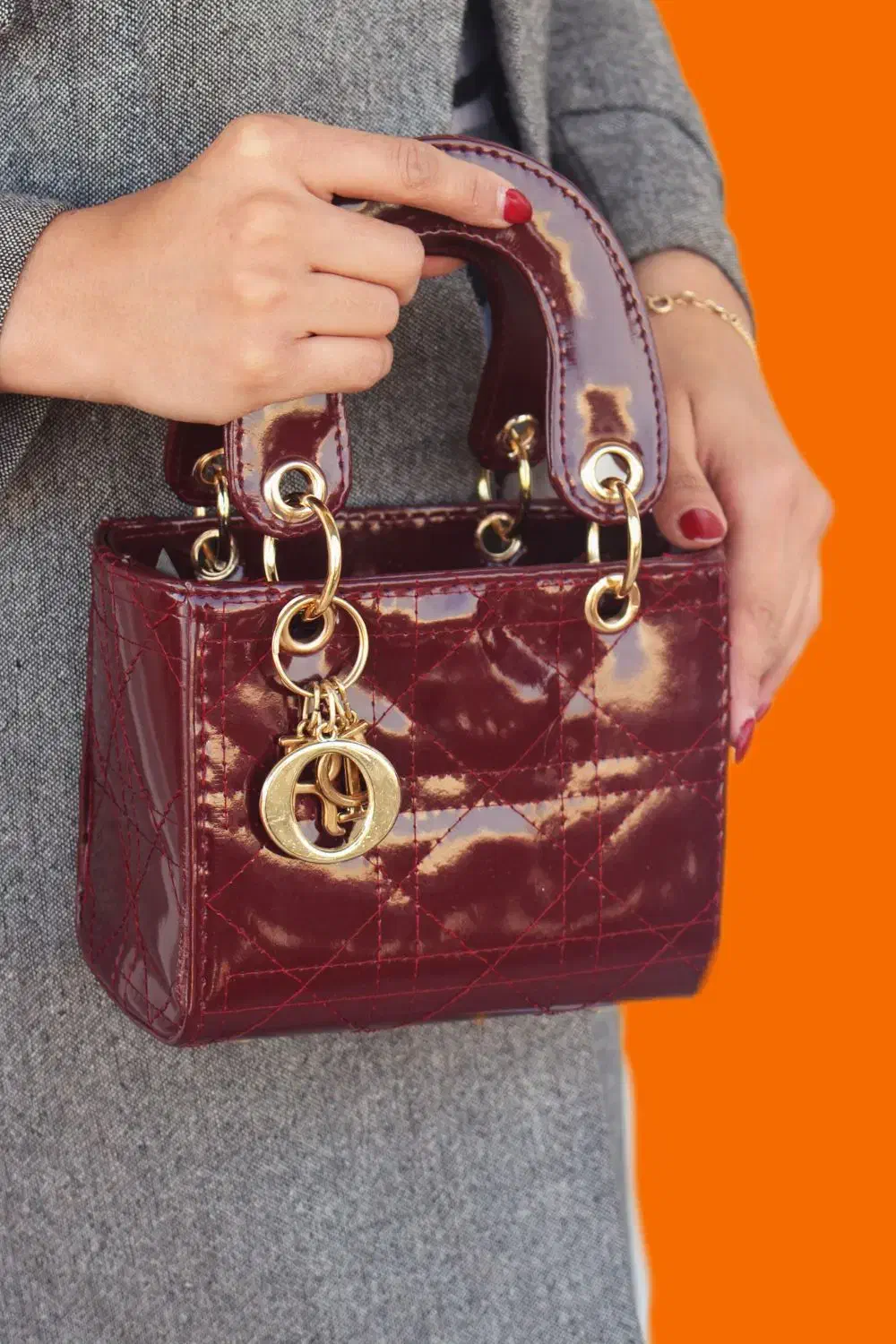 تولید و عرضه کیف برادران طباطبایی|کیف، کفش، کمربند|جوین, |دیوار