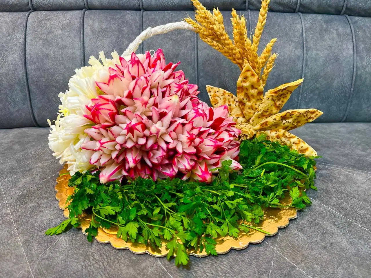 نان و پنیر سبزی سفره عقد حنا میوه آرایی|خدمات پذیرایی، مراسم|کاشان, شهرک خاتم الانبیا (مسکن ملی کاشان)|دیوار