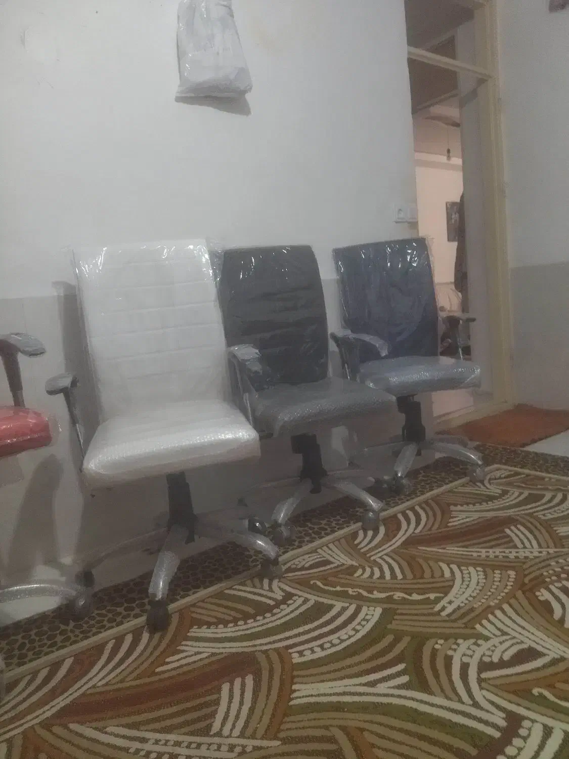 صندلی چرخدار|مبلمان اداری|نیشابور, شریعتی|دیوار