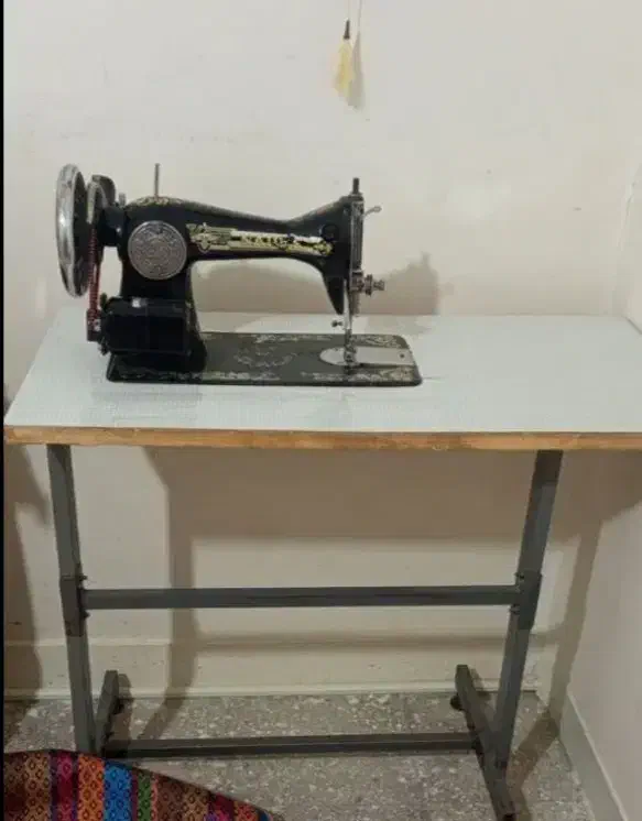 چرخ خیاطی با پایه و پدال اصلی ژاپنی اصل|چرخ خیاطی و ریسندگی|کوهدشت, |دیوار