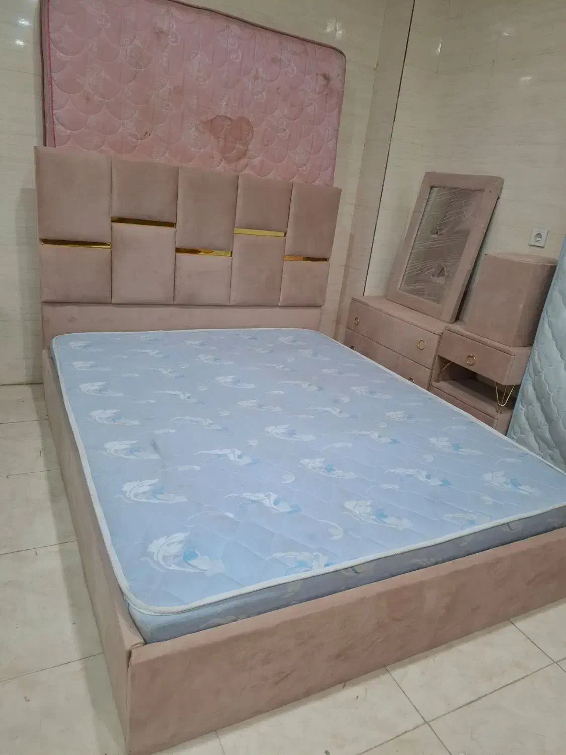 سرویس خواب نو با تشک دست دوم و|تخت و سرویس خواب|جیرفت, |دیوار