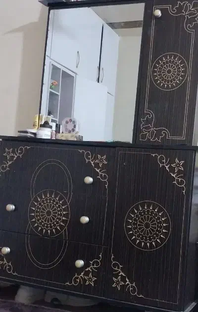 سلام دوستان یک میزارایشی نونوهست|مبلمان خانگی و میز عسلی|باوی, |دیوار