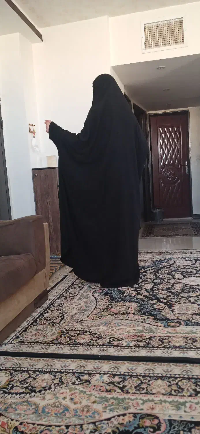 چادر ملی نو|لباس|شاهینشهر, فدک|دیوار