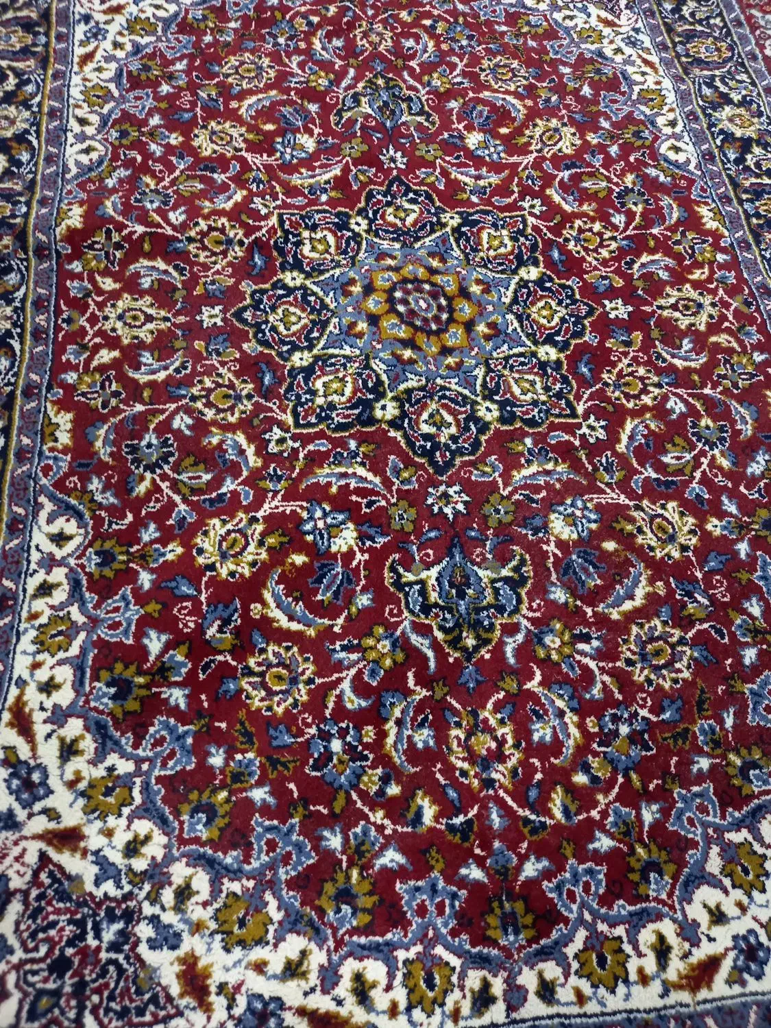 فرش ۴ متری|فرش|بندر انزلی, نوغان|دیوار