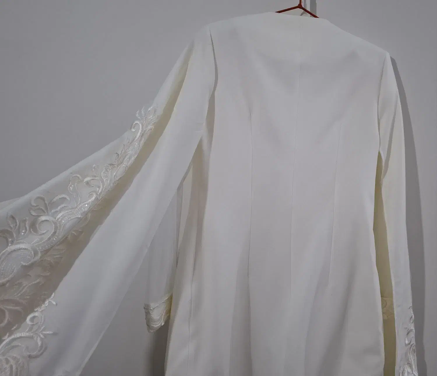 لباس عقد|لباس|رودهن, |دیوار