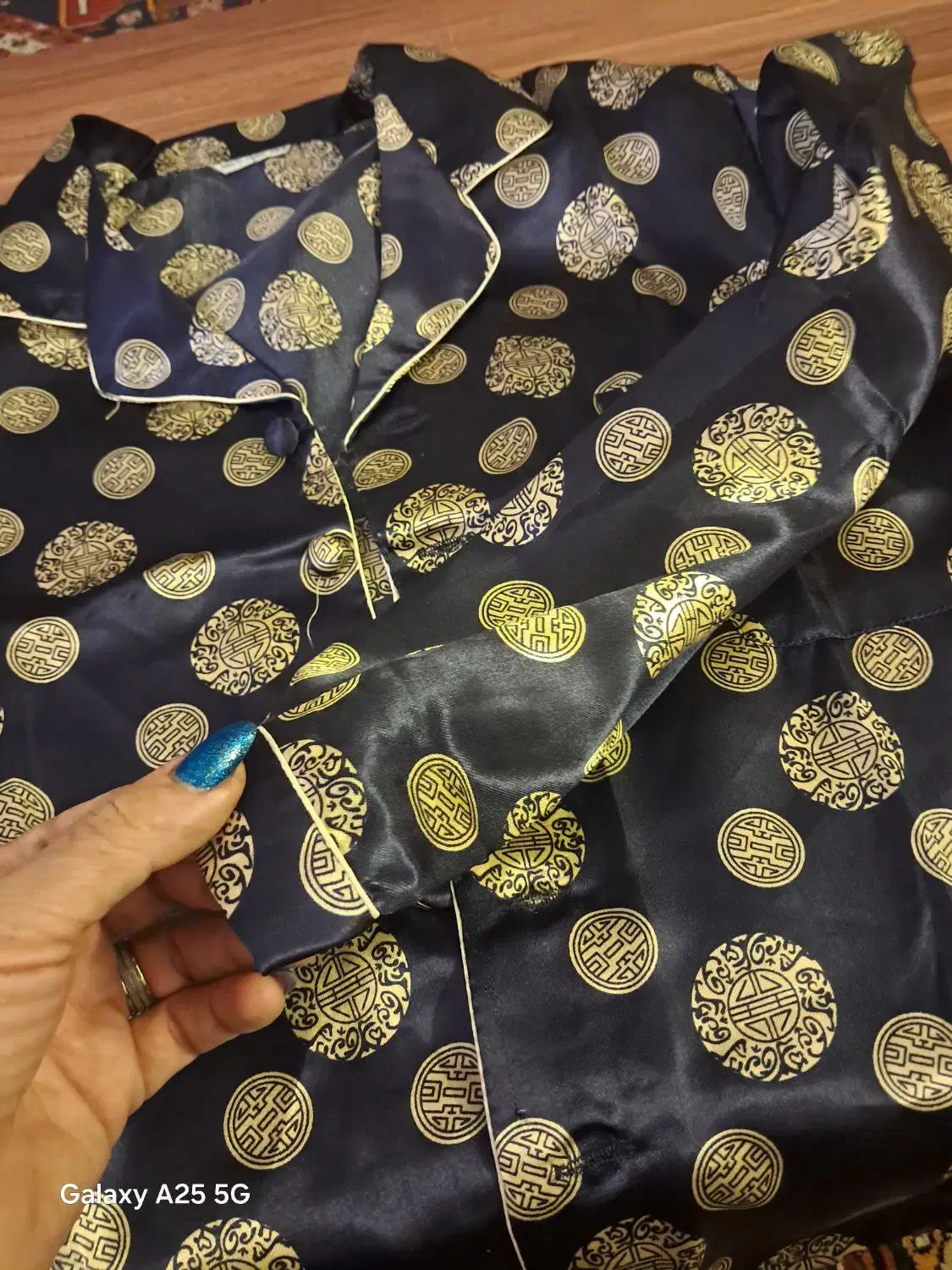 لباس|لباس|صدرا-فارس, فاز ۱|دیوار