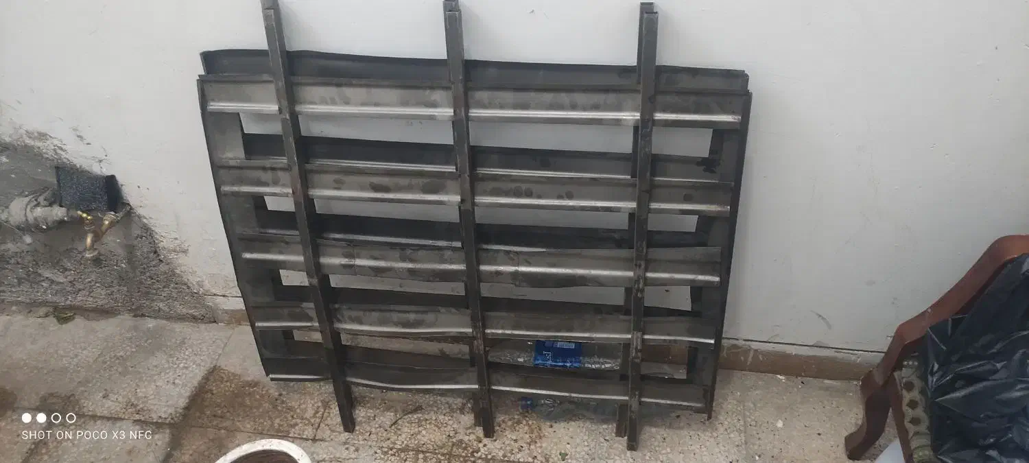 کفی آهنی|تخت و سرویس خواب|شیراز, انجیر|دیوار