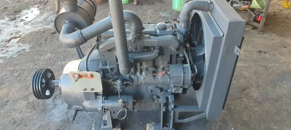 فروش ۲ دستگاه موتور پرکنز ۴ سلیندر وبنز خاور|ماشینآلات صنعتی|جهرم, |دیوار