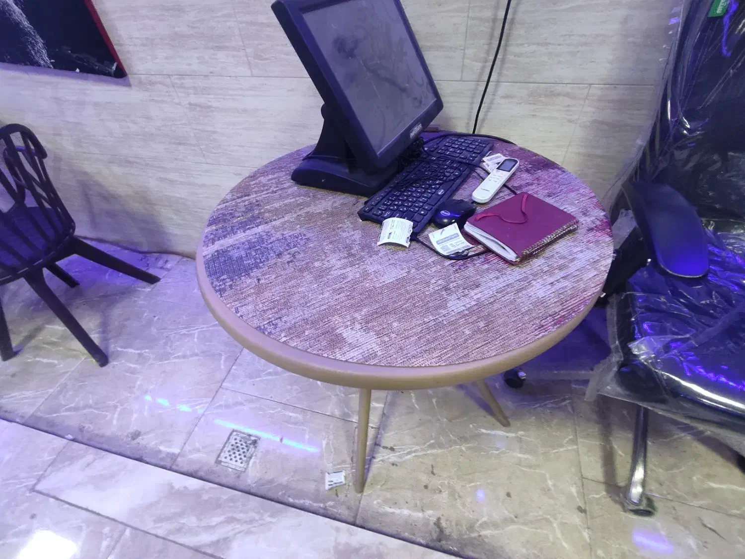 ۳عدد میز گرد.با۴عددصندلی|میز و صندلی غذاخوری|بابل, |دیوار