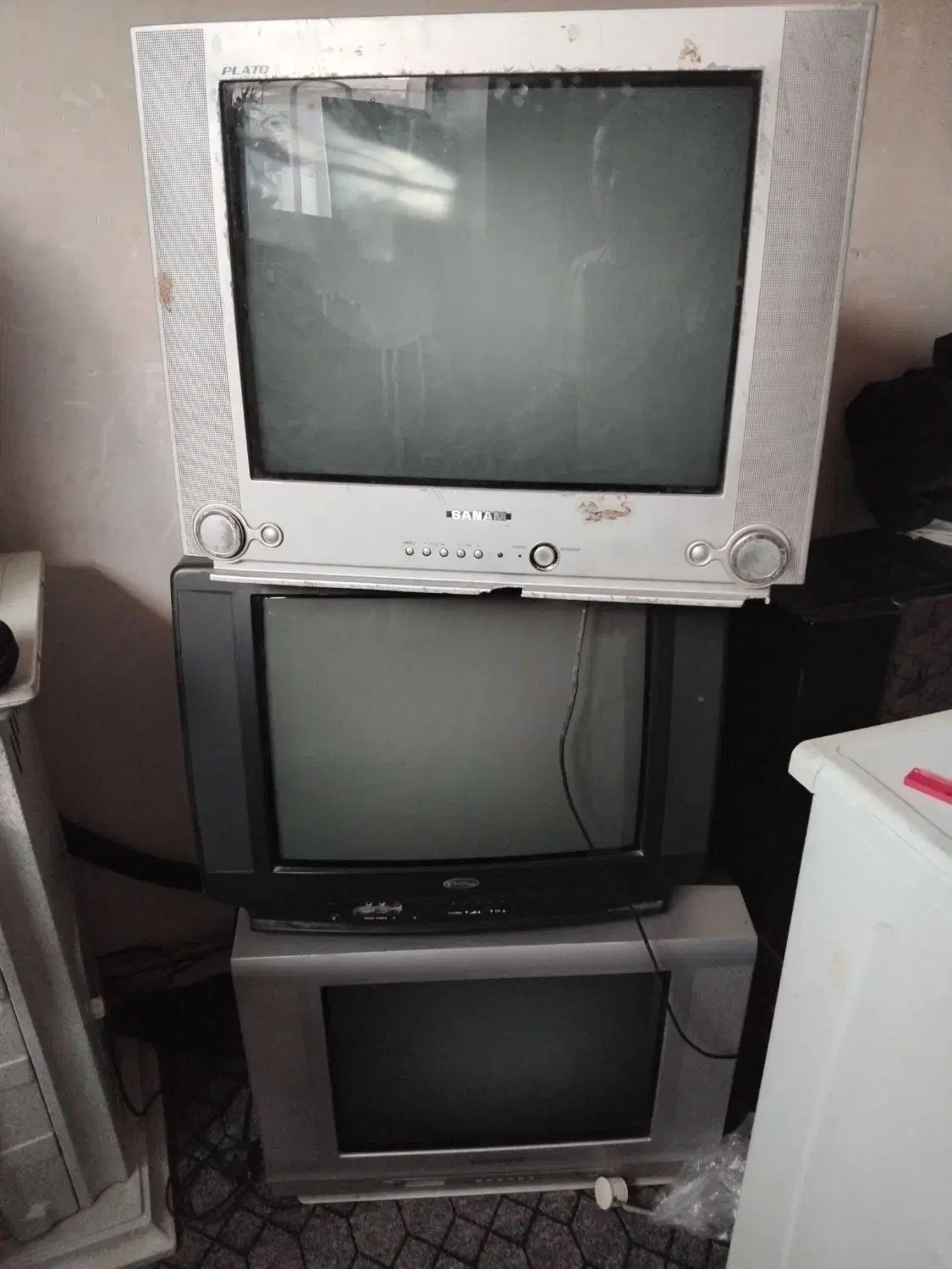 سه عددتلوزیون|تلویزیون و پروژکتور|میاندوآب, |دیوار