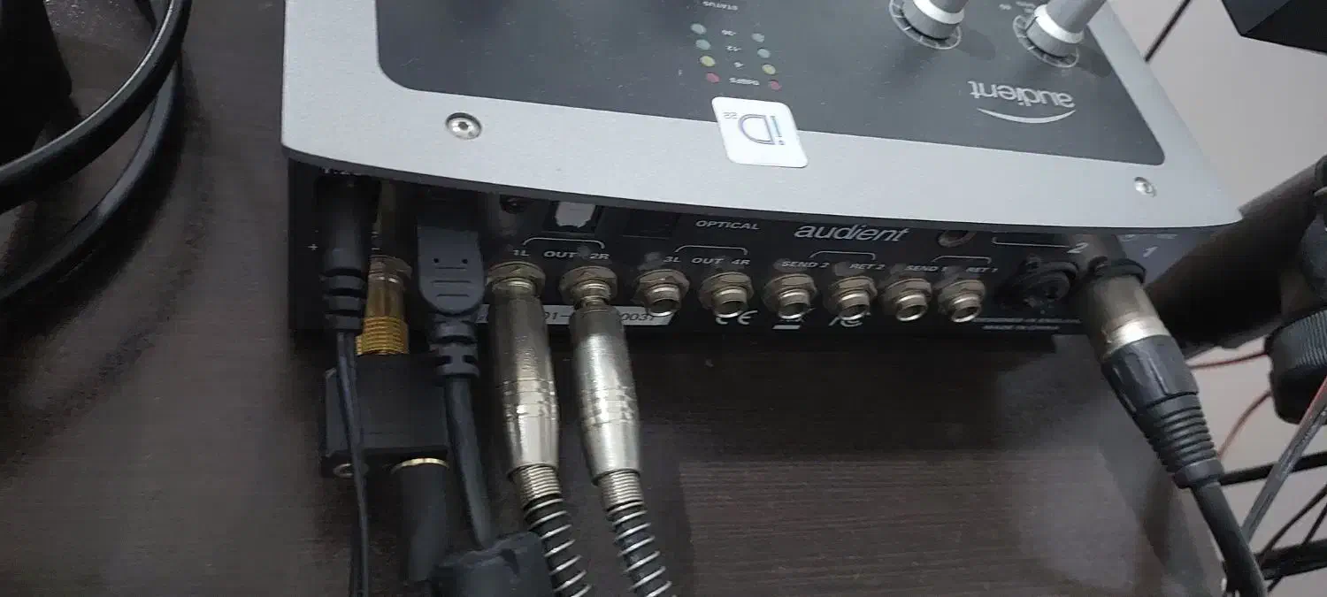 کارت صدا حرفه ای audient id22|قطعات و لوازم جانبی رایانه|بندر دیر, |دیوار