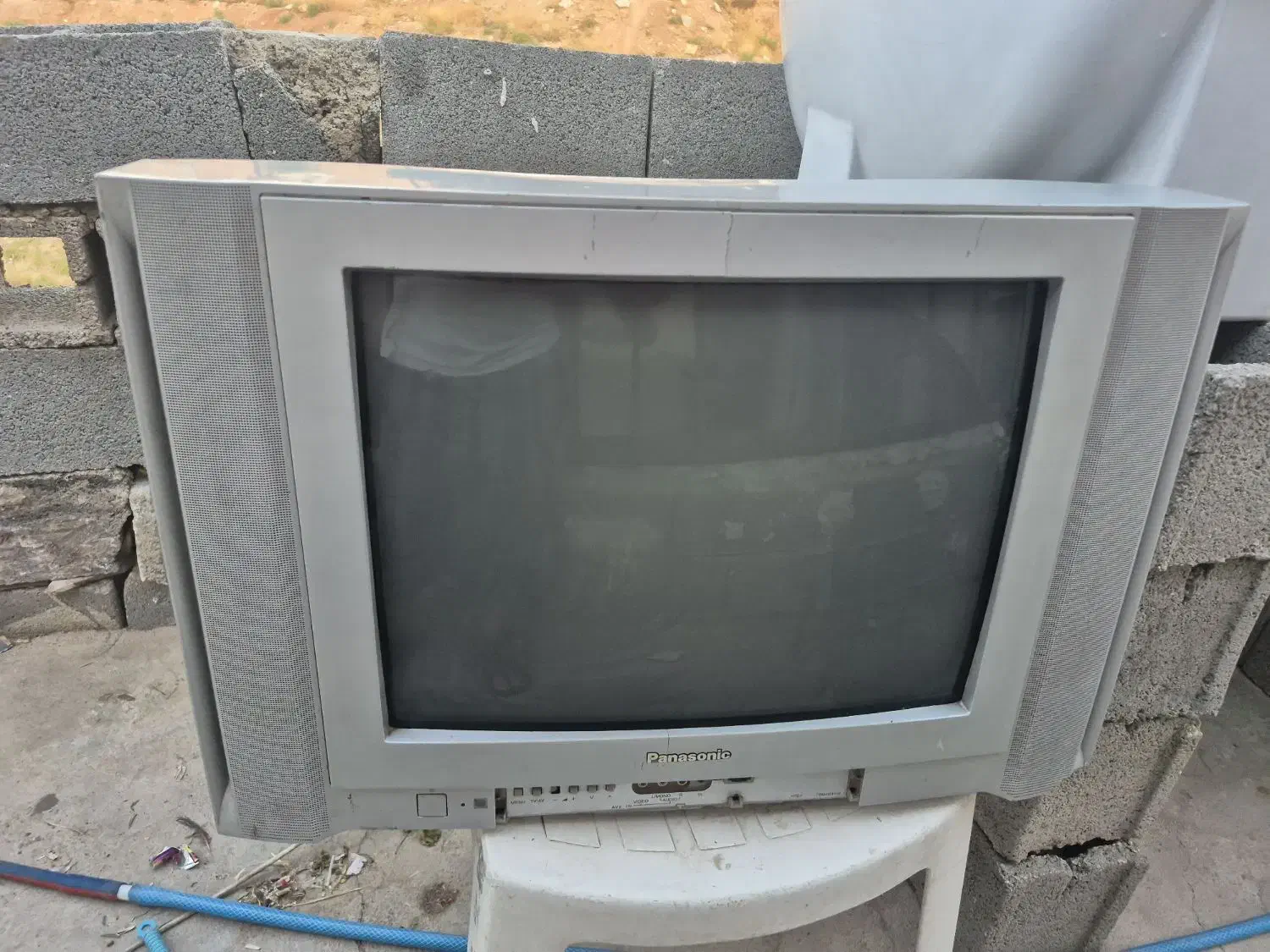 ۲عد تلویزون|تلویزیون و پروژکتور|شیراز, درکی|دیوار