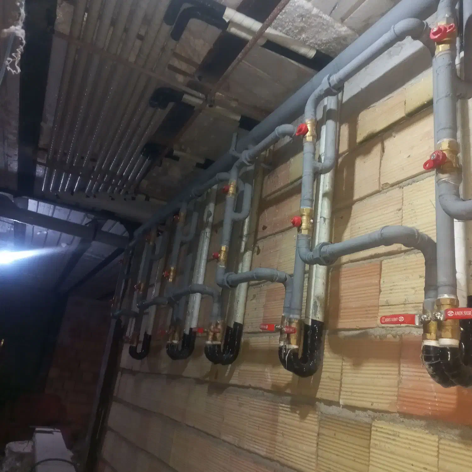 گاز رسانی روشا|خدمات پیشه و مهارت|اندیشه, اندیشه فاز ۱|دیوار