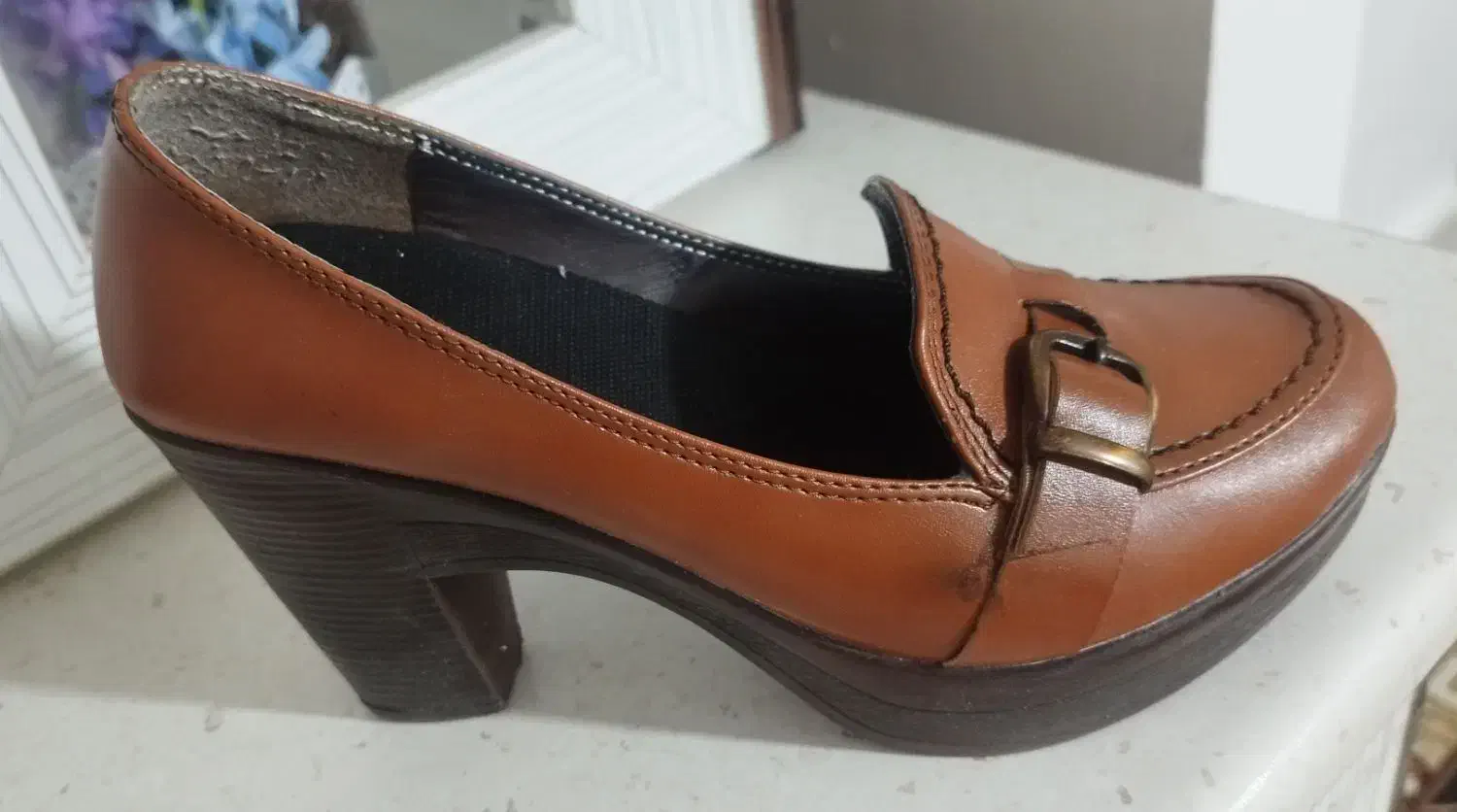 کفش|کیف، کفش، کمربند|پرند, فاز ۵|دیوار