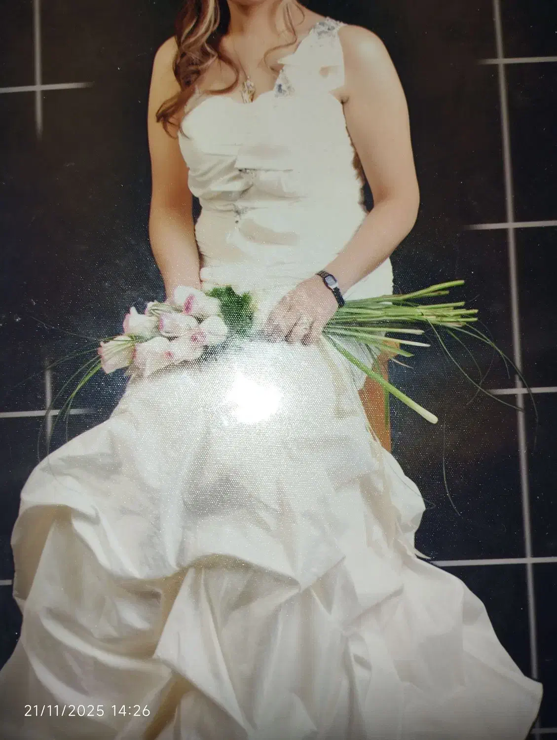 لباس عروس یا عقدی|لباس|شیراز, شاه قلی بیگی|دیوار