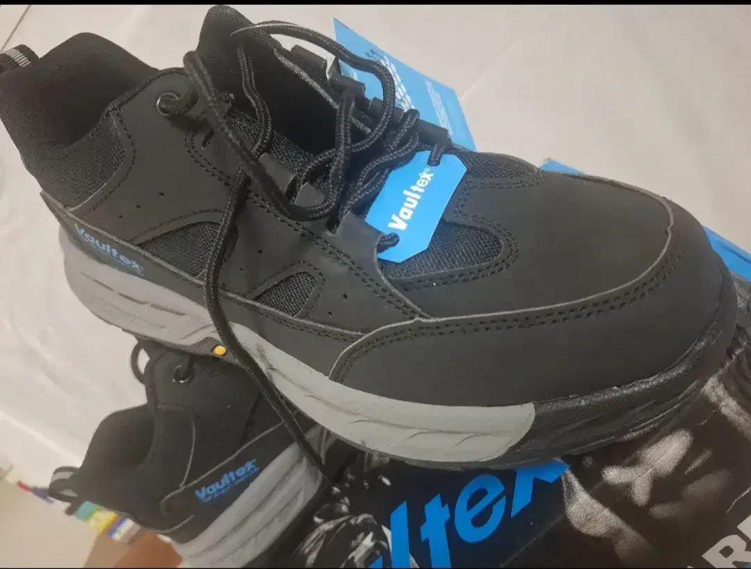 کفش ایمنی مهندسی|کیف، کفش، کمربند|بوئین زهرا, |دیوار