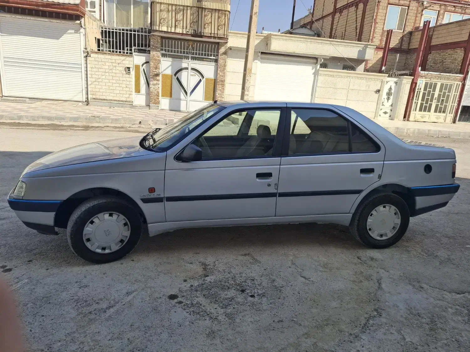 پژو ۴۰۵ مدل ۹۲ دوگانه کارخانه|خودرو سواری و وانت|سرپل ذهاب, |دیوار