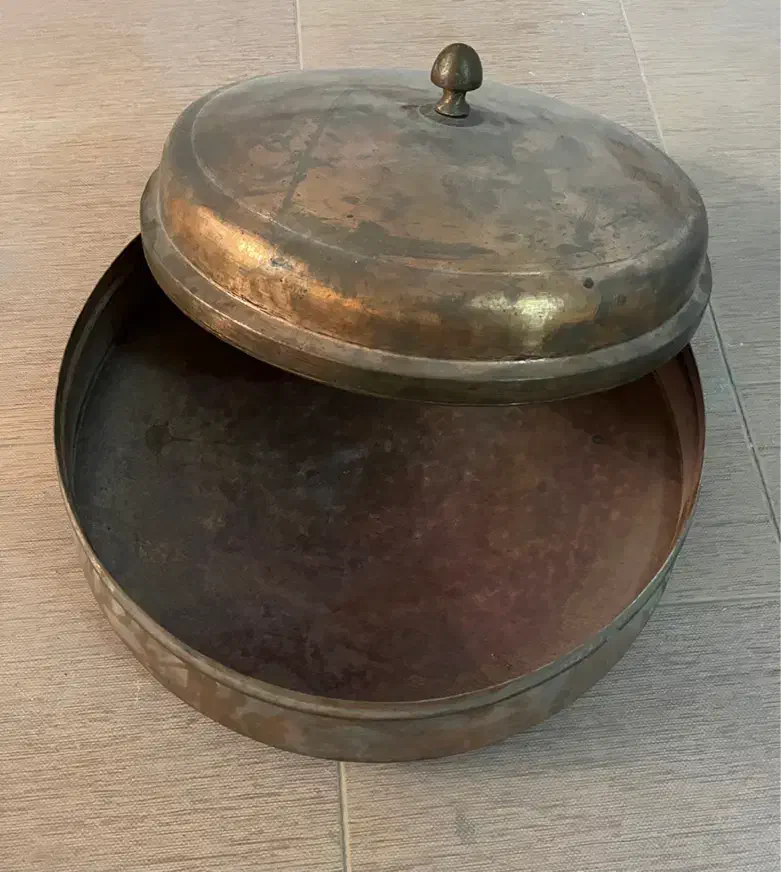 مس قدیمی|کلکسیون اشیاء عتیقه|یزد, |دیوار