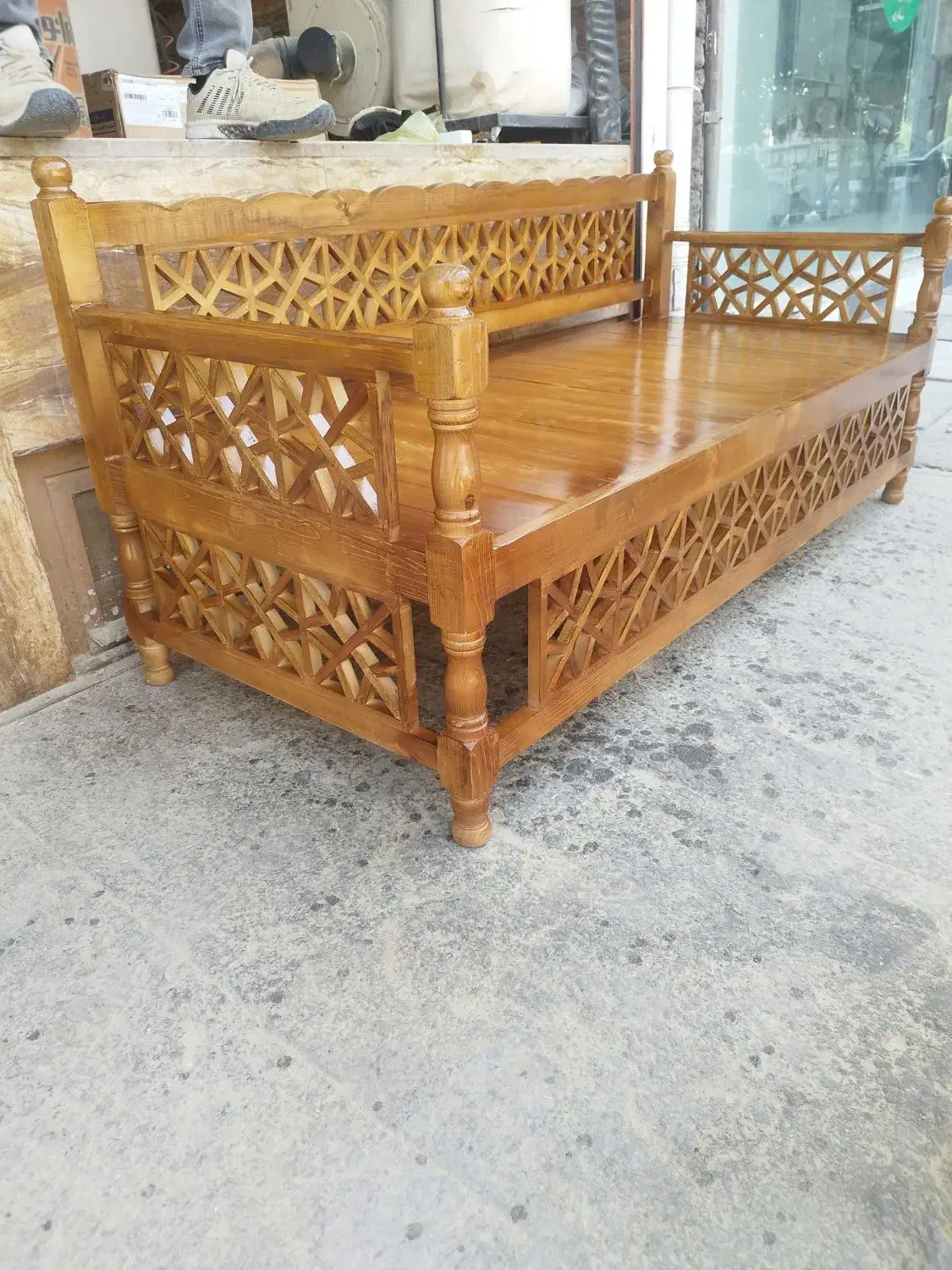 تخت سنتی چوب روس|مبلمان خانگی و میز عسلی|خرم‌آباد, |دیوار