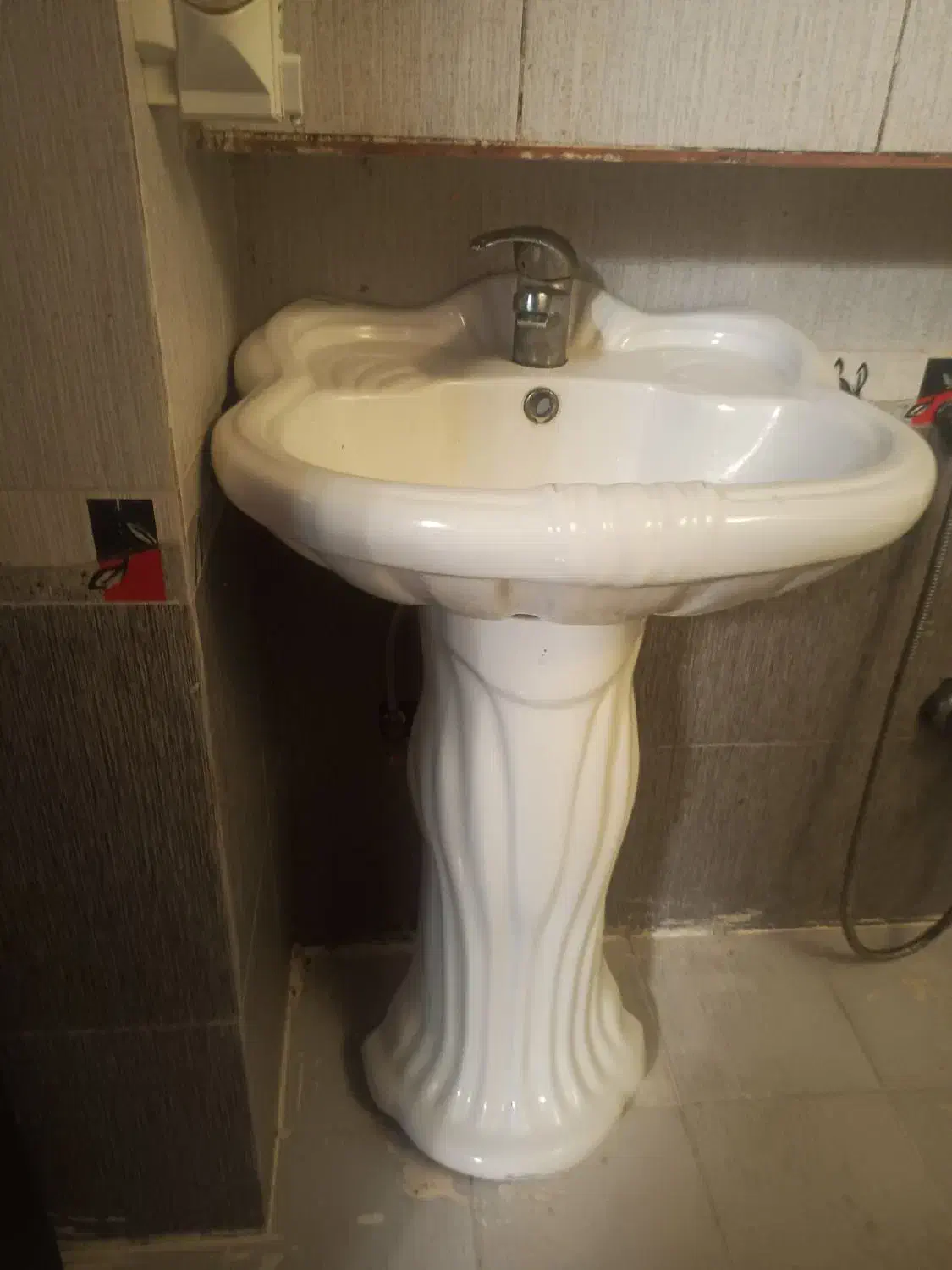 کاسه روشویی باشیراب|لوازم سرویس بهداشتی|رشت, جهاد|دیوار