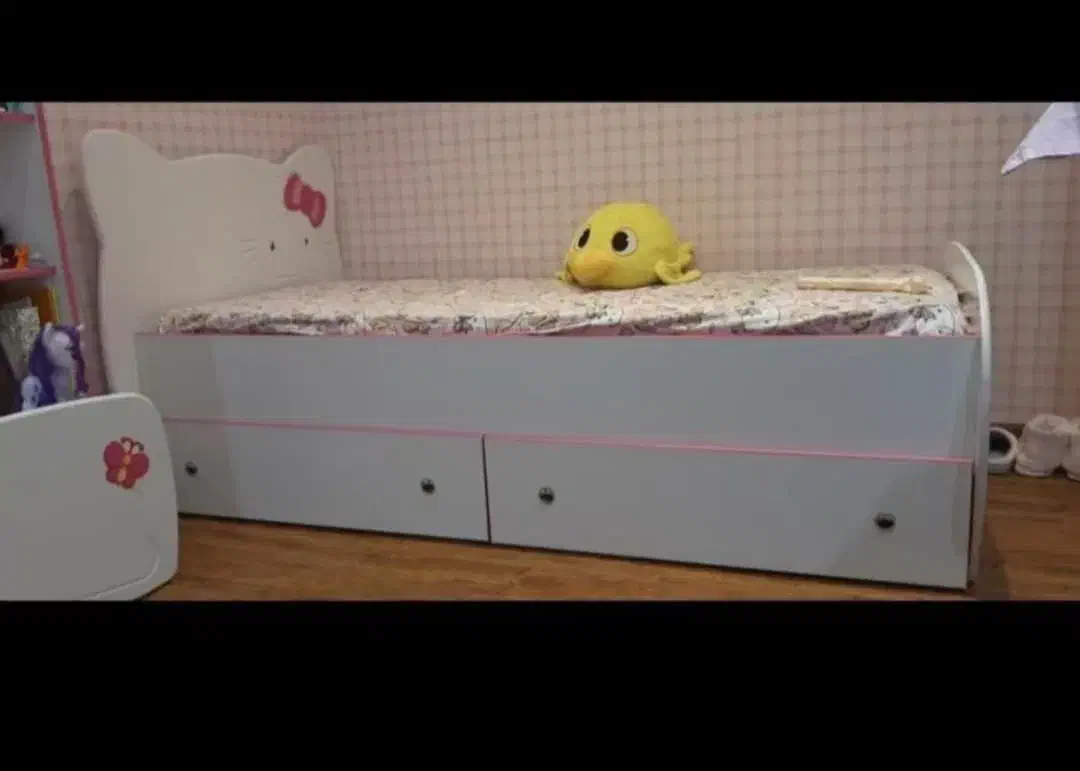 تخت و کتابخانه ی کودک و نوجوان|تخت و سرویس خواب|رشت, بلوار گیلان|دیوار