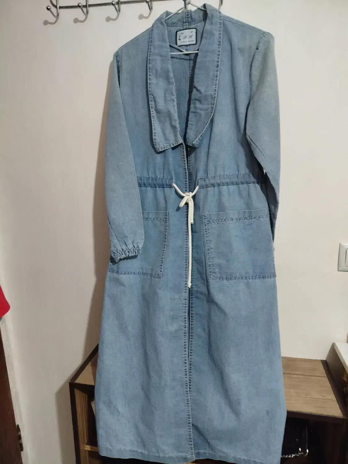 لباس|لباس|رشت, آب و برق|دیوار