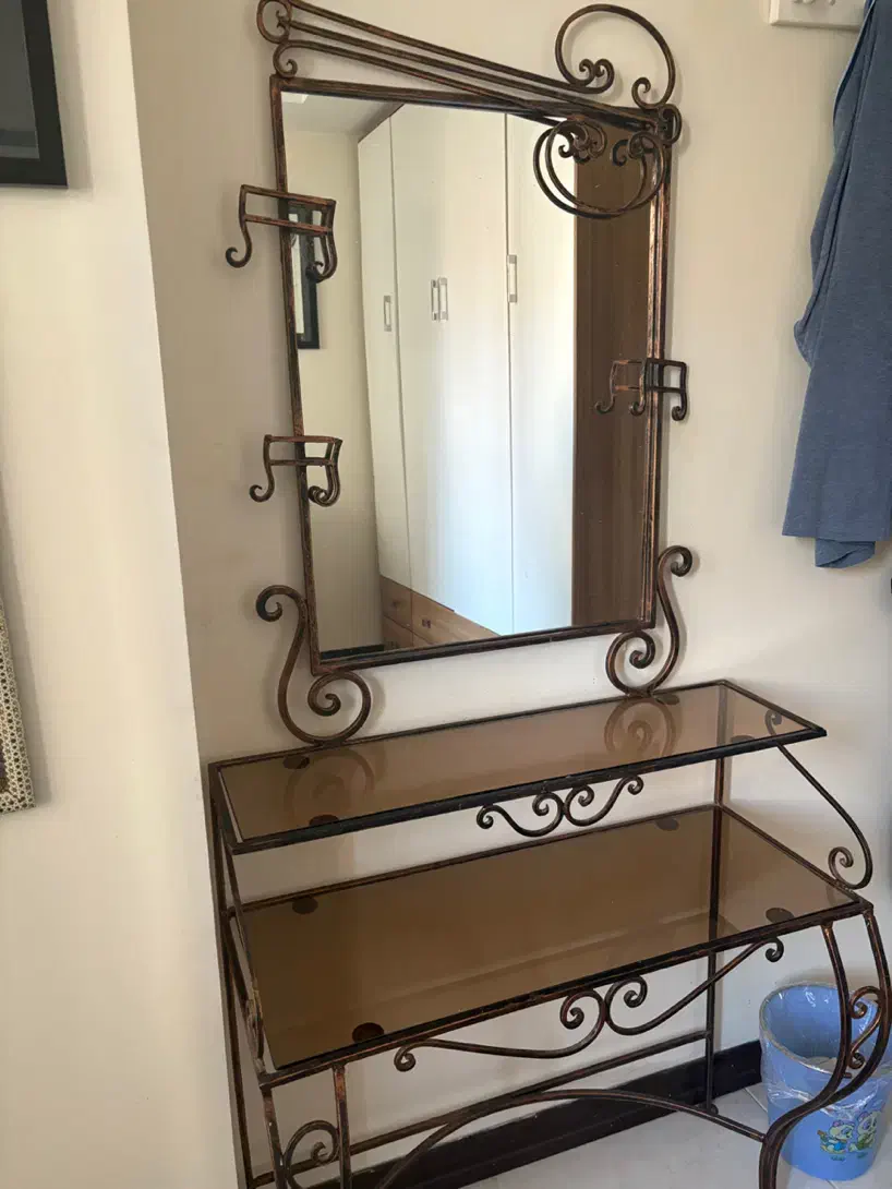 تخت و میز آرایش تک نفره فر فورژه با طرح گیتار|تخت و سرویس خواب|تهران, تهرانپارس غربی|دیوار