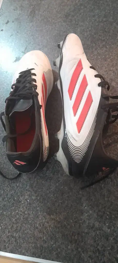 کفش فوتبال استوک دار ۴۳|تجهیزات ورزشی|اندیشه, شهرک صدف|دیوار