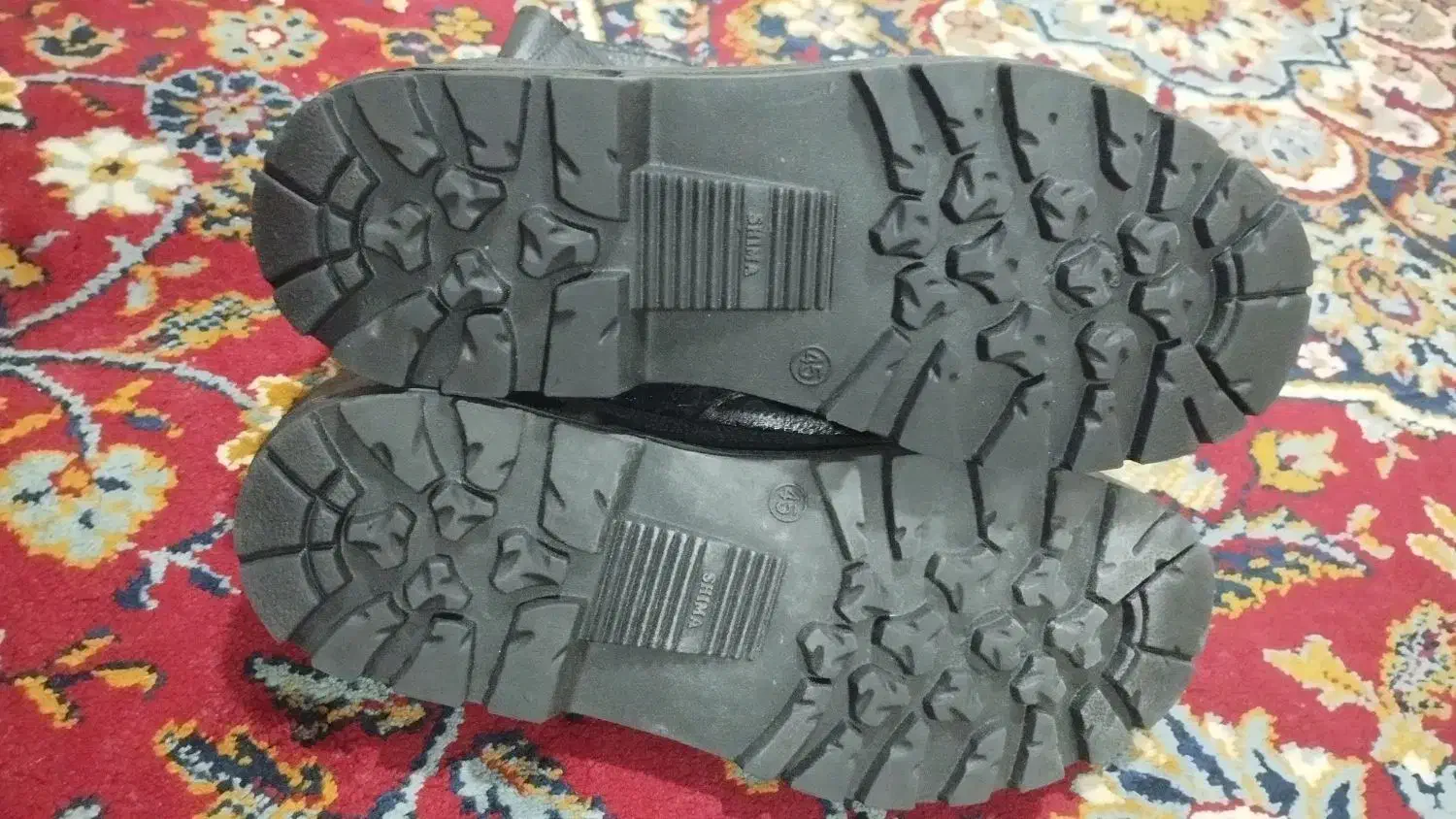 پوتین تمیز|کیف، کفش، کمربند|گنبد کاووس, |دیوار