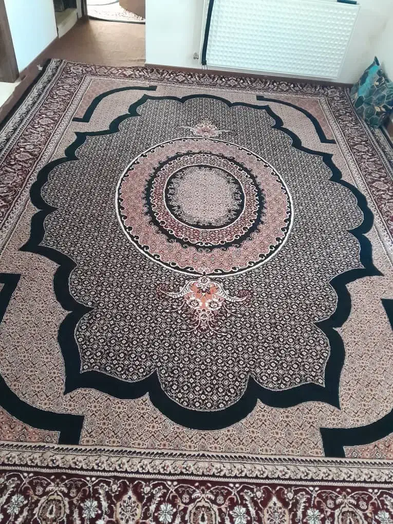 ۲عدد فرش و۲عدد کناره|فرش|کاشان, شهرک خاتم الانبیا (مسکن ملی کاشان)|دیوار