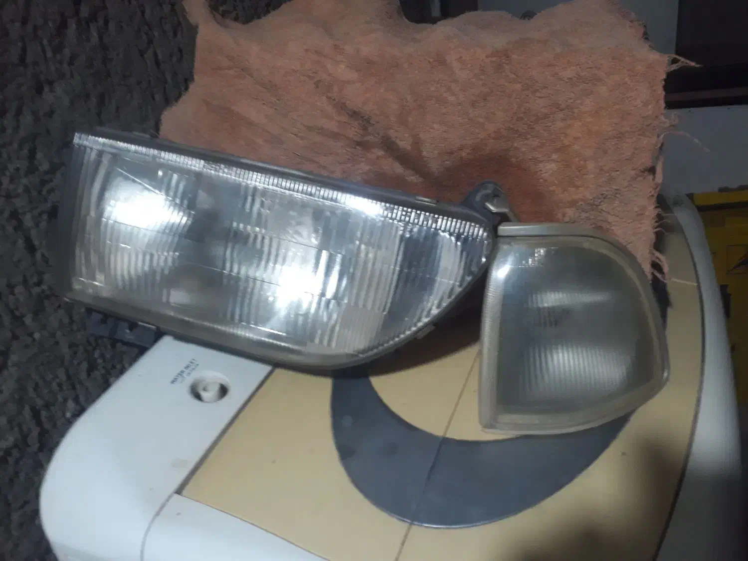 چراغ جلوی پراید  وچراغ راهنما و چراغهاکوچیک|قطعات یدکی و لوازم جانبی|مینودشت, |دیوار
