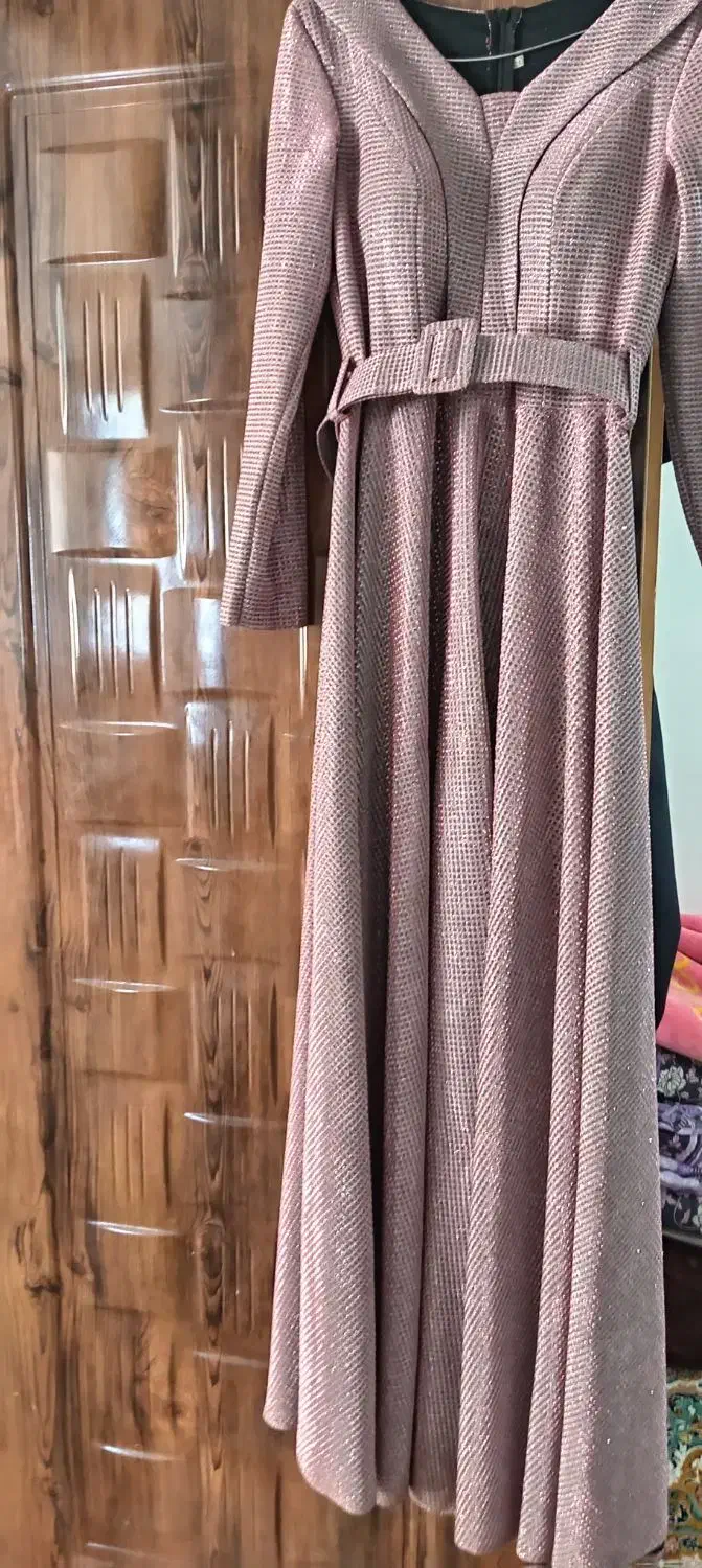 لباس مجلسی|لباس|باوله, |دیوار