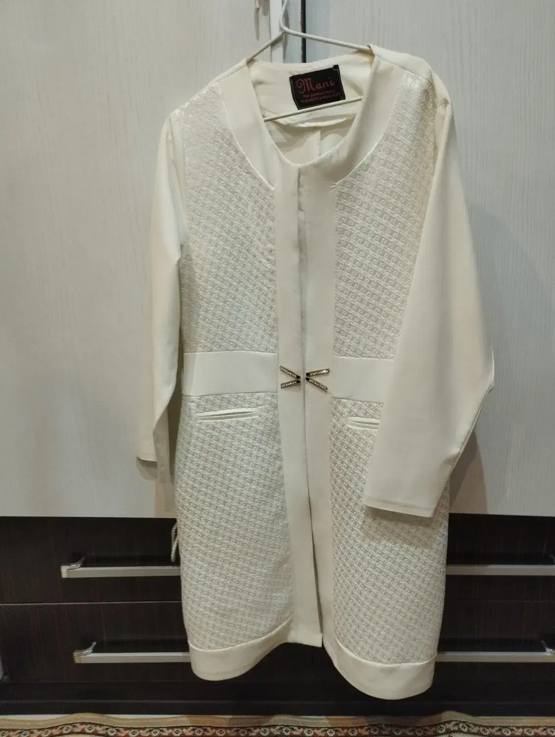 یک مانتو و یک دست کت ودامن نو|لباس|اصفهان, مفتح|دیوار