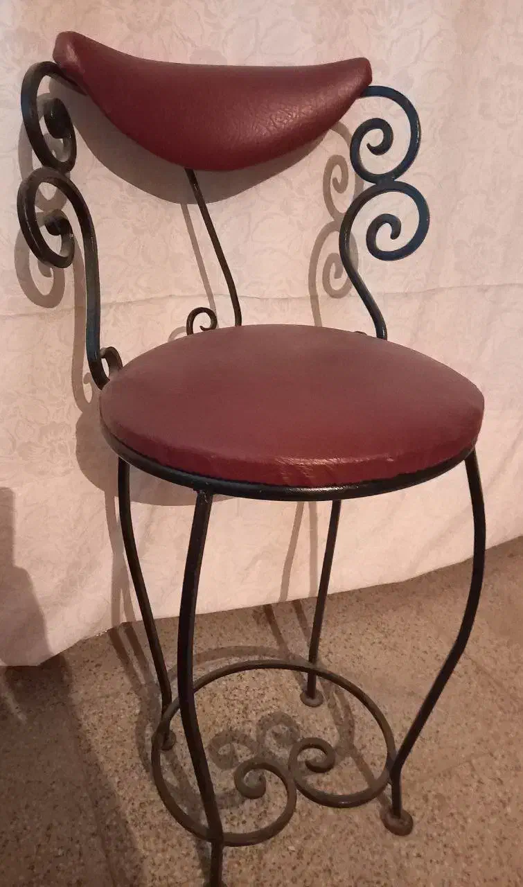 صندلی فلزی فرفورژه زیر اُپن|صندلی و نیمکت|همدان, |دیوار