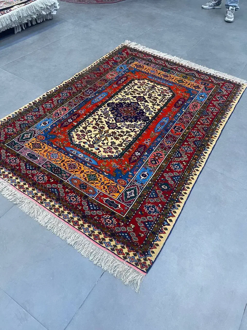 فرش دستباف (بساک)۳ متری چله ابریشم نقشه قم|فرش|مشکیندشت, |دیوار