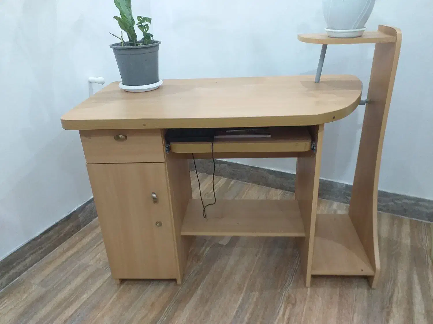 میز کامپیوتر|میز تحریر و کامپیوتر|لاهیجان, بوجایه|دیوار