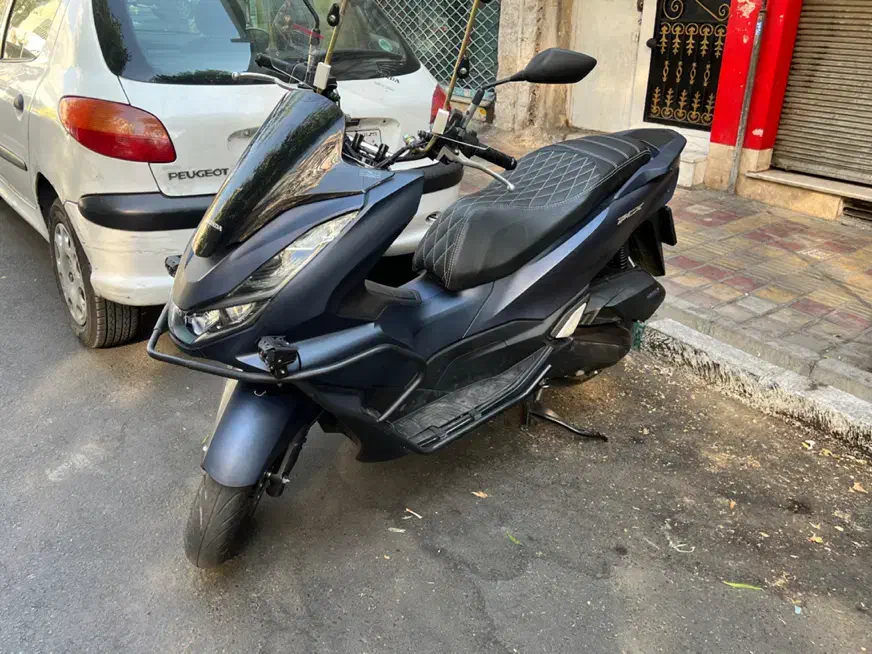 هندا PCX  مدل ۴۰۲ درحد وبا لوازم|موتورسیکلت|تهران, سلسبیل جنوبی|دیوار