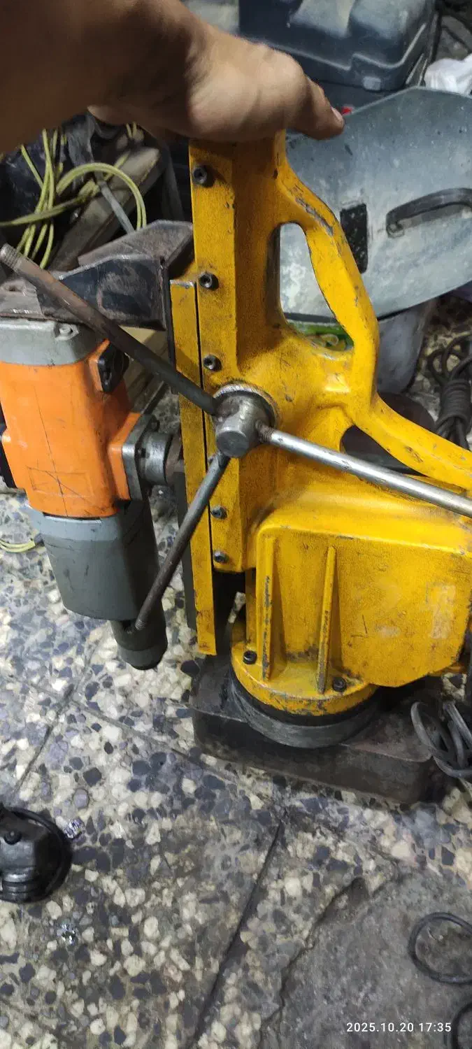 فروش دریل مگنت aeg همراه با پایه مگنت|ابزارآلات|رباطکریم, نصیرشهر|دیوار