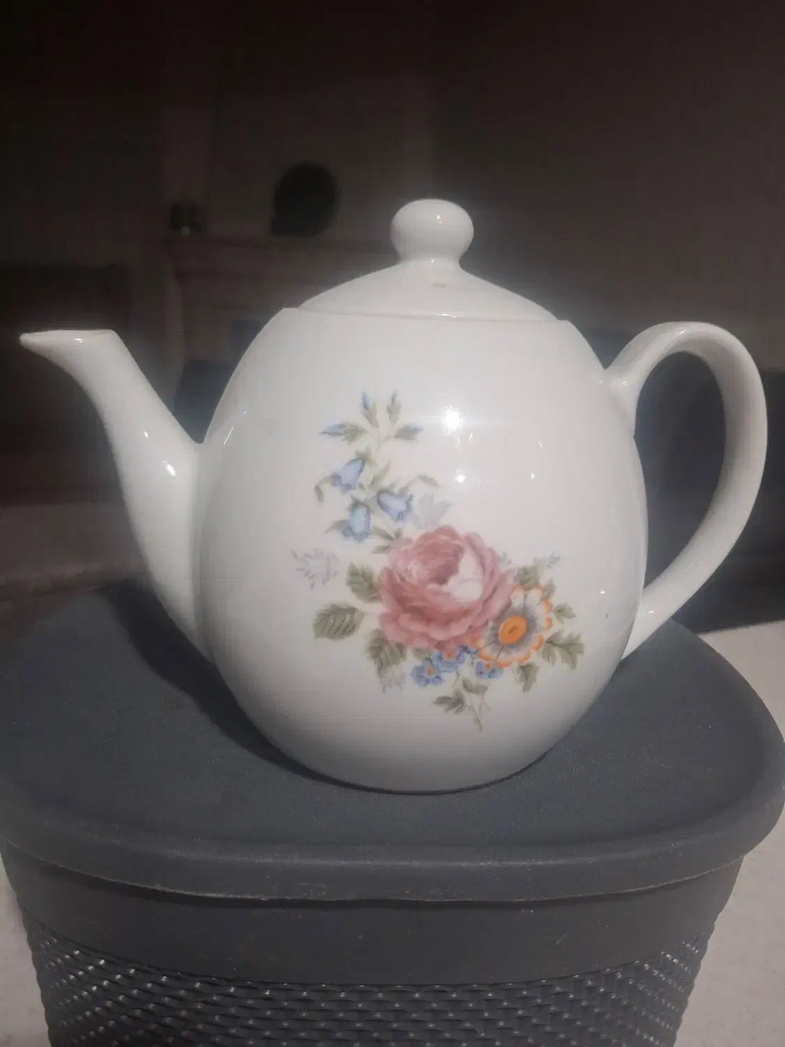 دوعددقوری خیلی خیلی قدیمی بسیارشیک .یکی بزرگ وکوچک|قوری، کتری، قهوهساز دستی|گرمسار, |دیوار