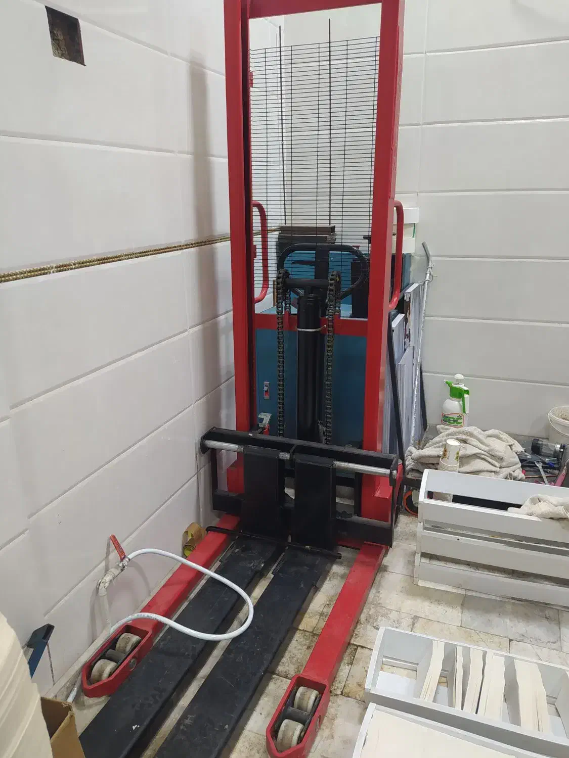 لیفتراک|ابزارآلات|سمنان, |دیوار