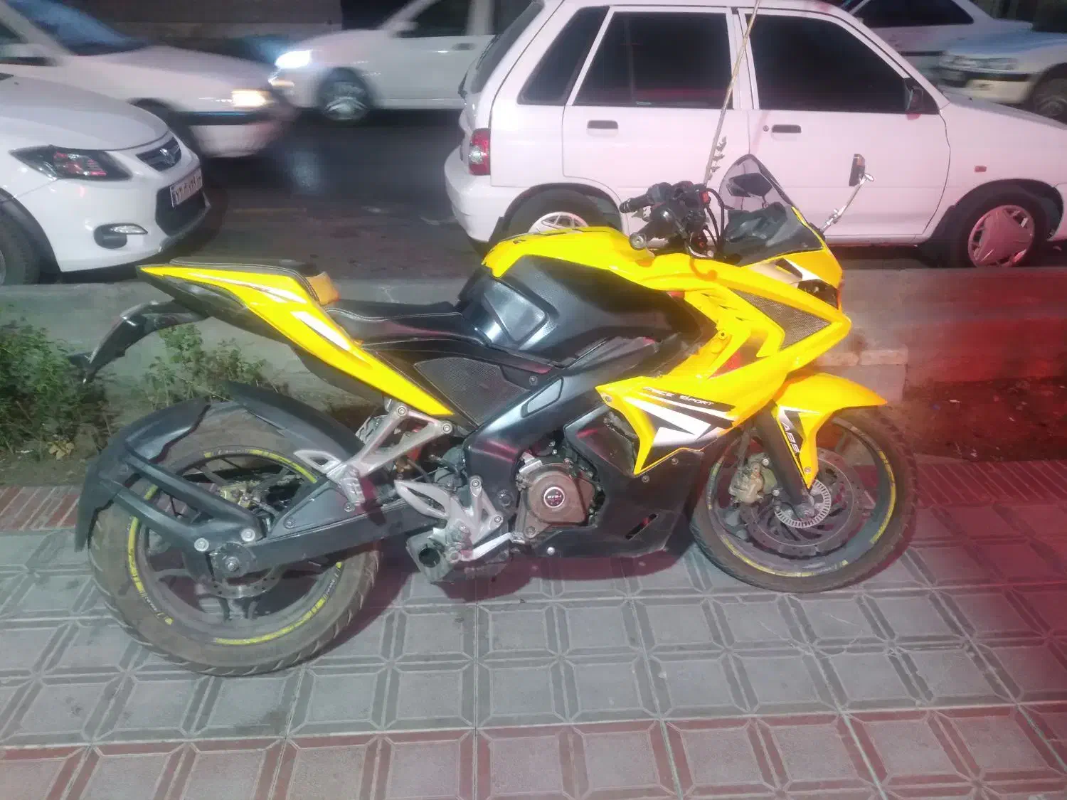 موتور rs 200|موتورسیکلت|اصفهان, آبشار|دیوار
