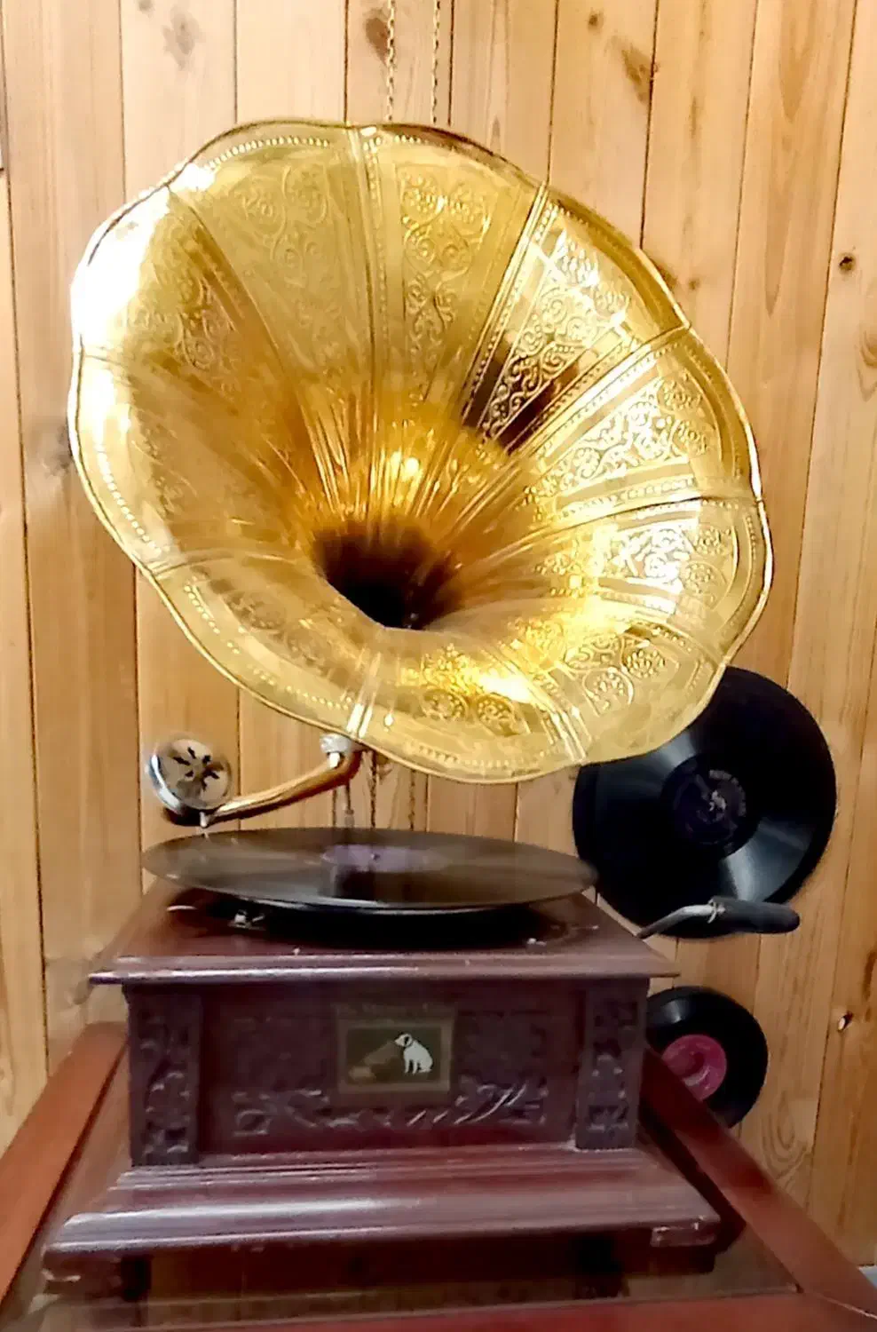 گرامافون هندلی قدیمی چوبی|کلکسیون اشیاء عتیقه|قزوین, |دیوار