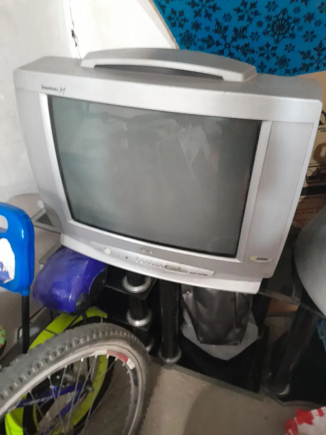 تلوزیون و سی دی ۳ دیسک|صوتی و تصویری|کوهدشت, |دیوار